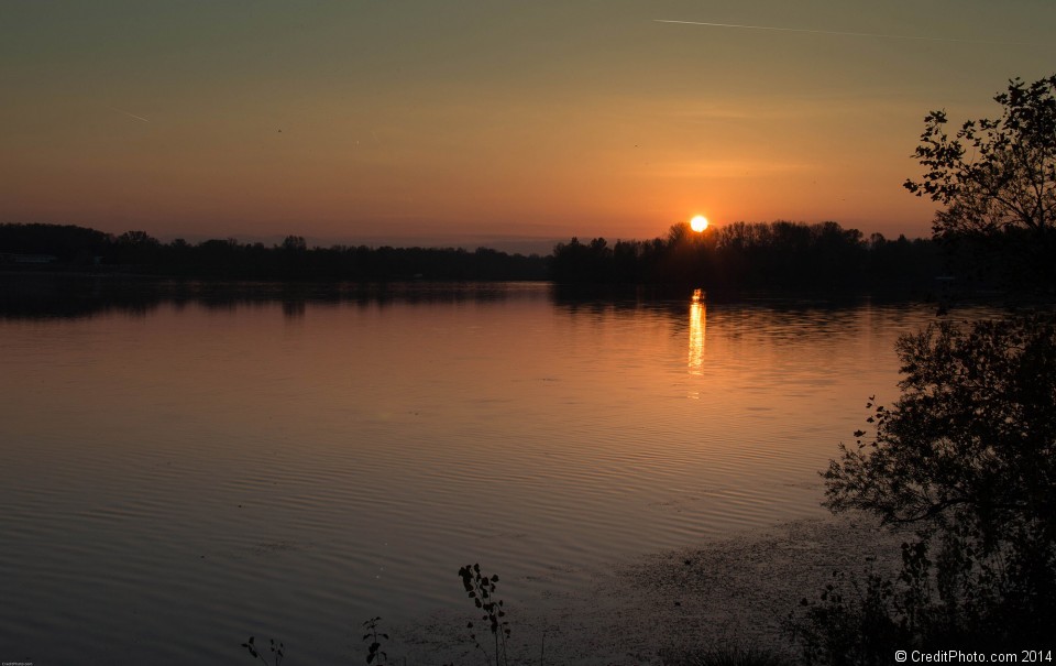 Couché de soleil, lac de Miribel (01)